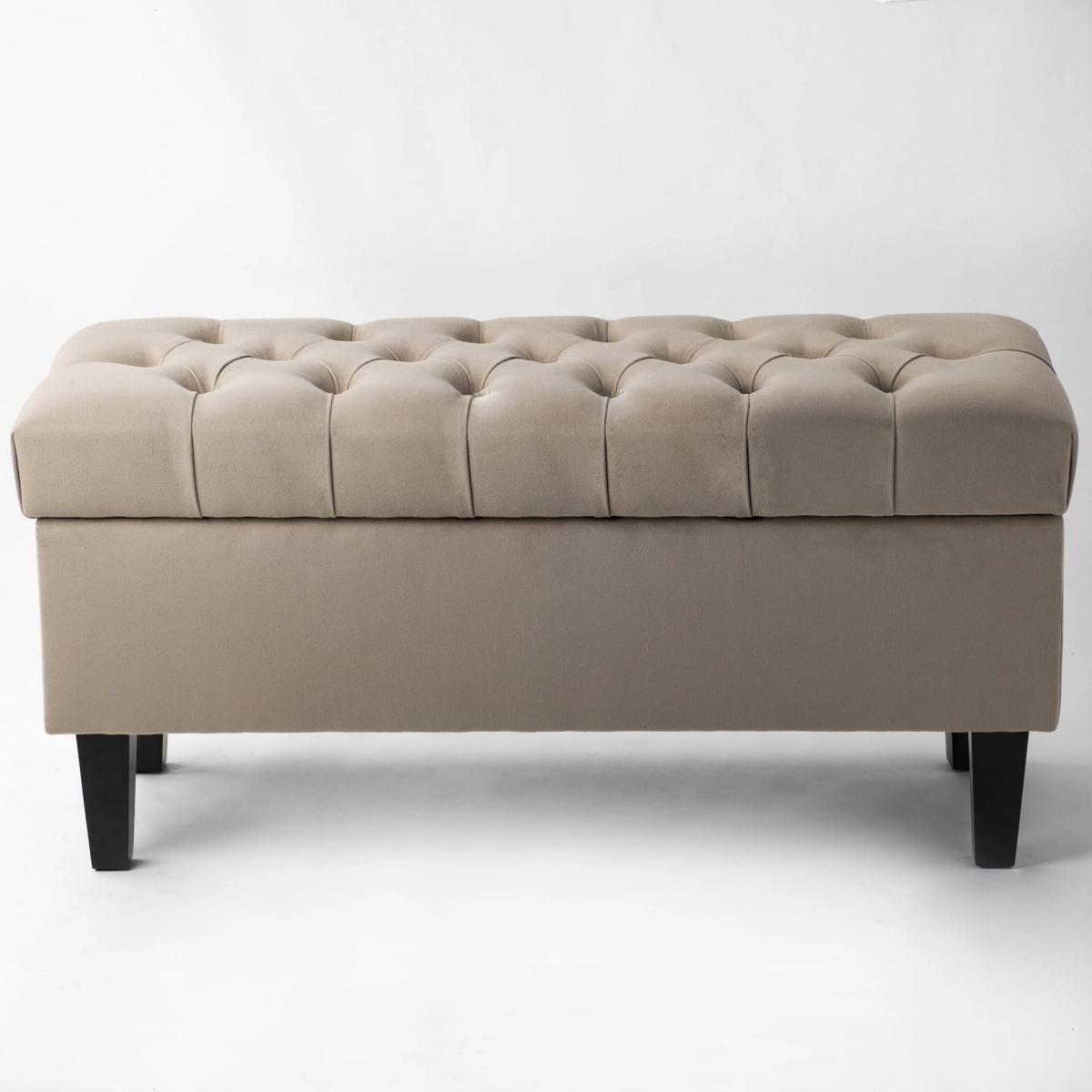 Puf grande acolchado Latte con almacenaje, cómodo y funcional para el salón.