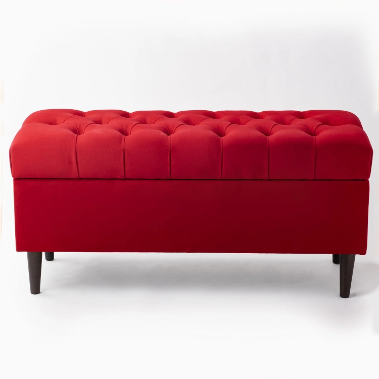 Puff acolchado con almacenaje en rojo intenso, una solución cómoda y estética