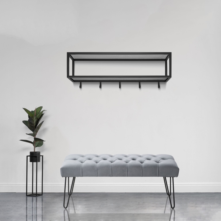 Perchero de pared negro con estante de acero
