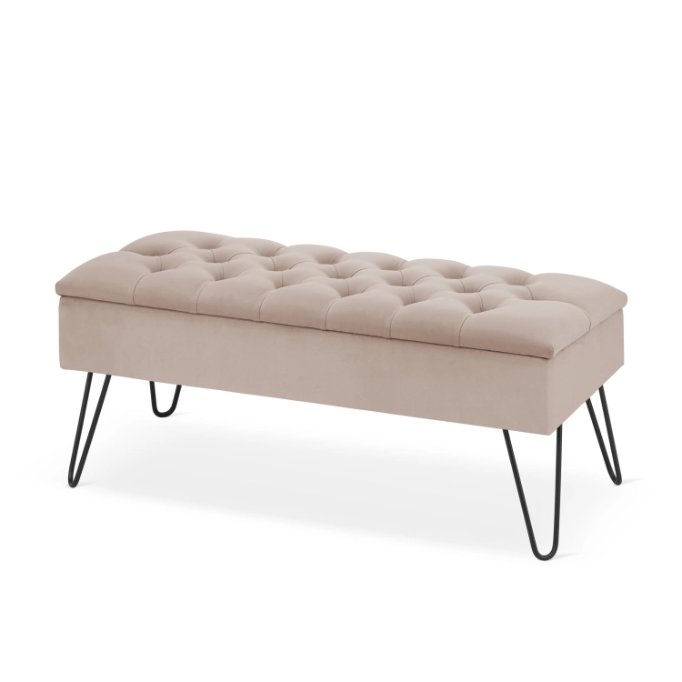 Puf acolchado con leche, espacio de almacenaje y patas de pino, un mueble elegante y moderno