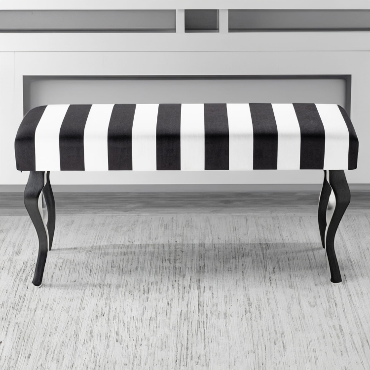 Banco tapizado con estampado de rayas