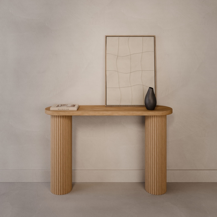 Consola de recibidor con patas de madera estriadas y tablero de mueble