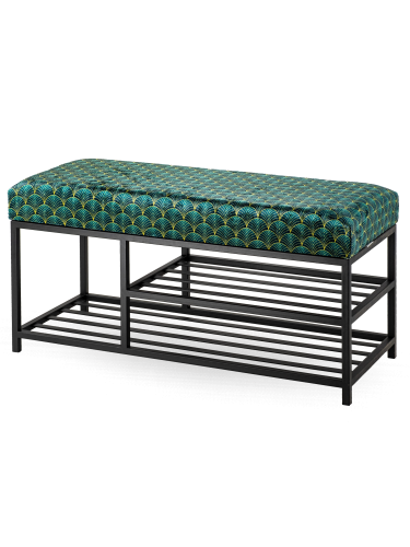 Gepolsterte Bank mit Metallregalen im Industriestil