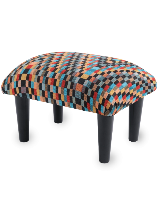 Reposapiés de sillón colorido, un acento vivo y elegante para el interior