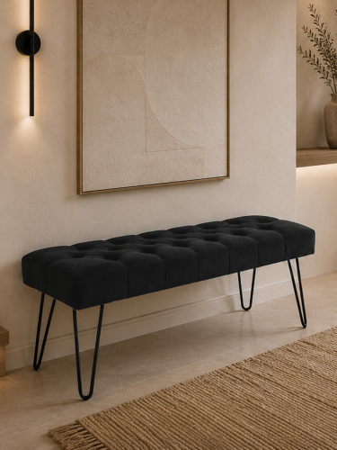 Banco acolchado negro con patas de pasador: un mueble elegante y moderno para la sala de estar o el pasillo