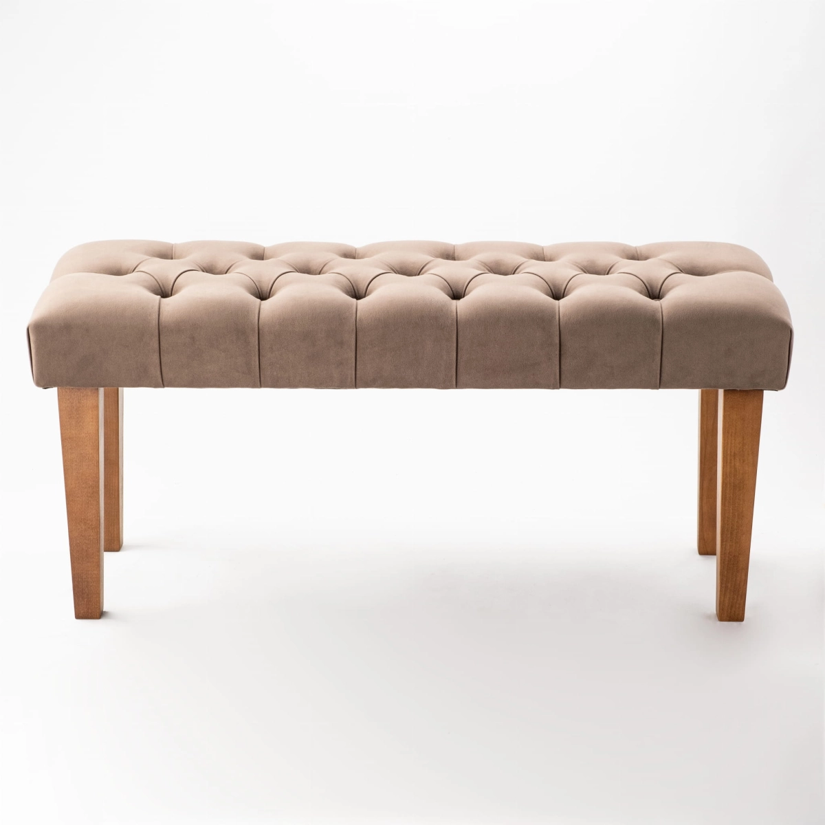 Banco marrón con patas de madera