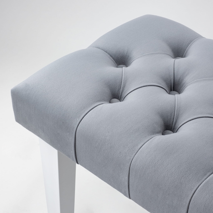 Banco acolchado en gris