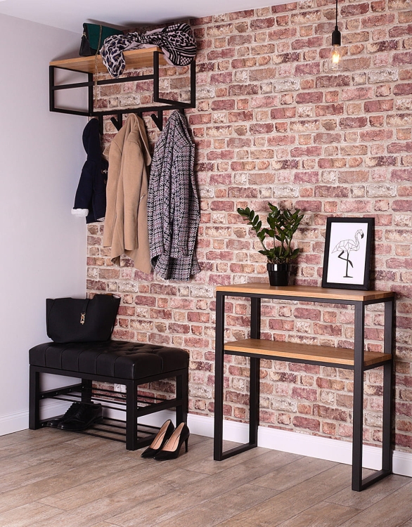 Pasillo de estilo industrial