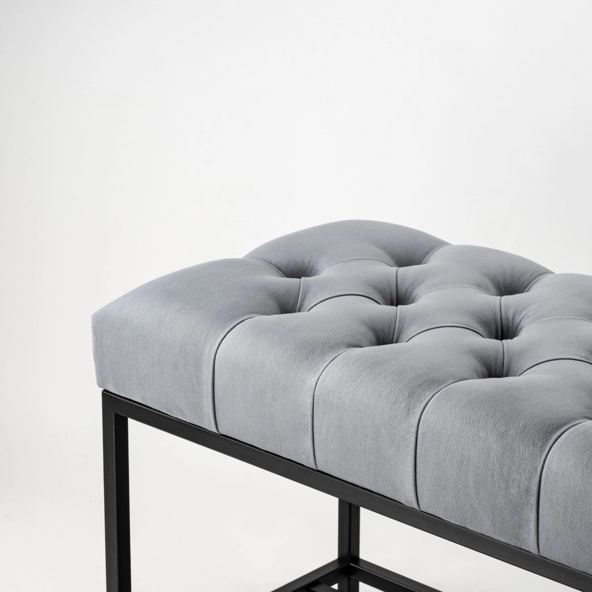 Banco de estilo industrial acolchado gris